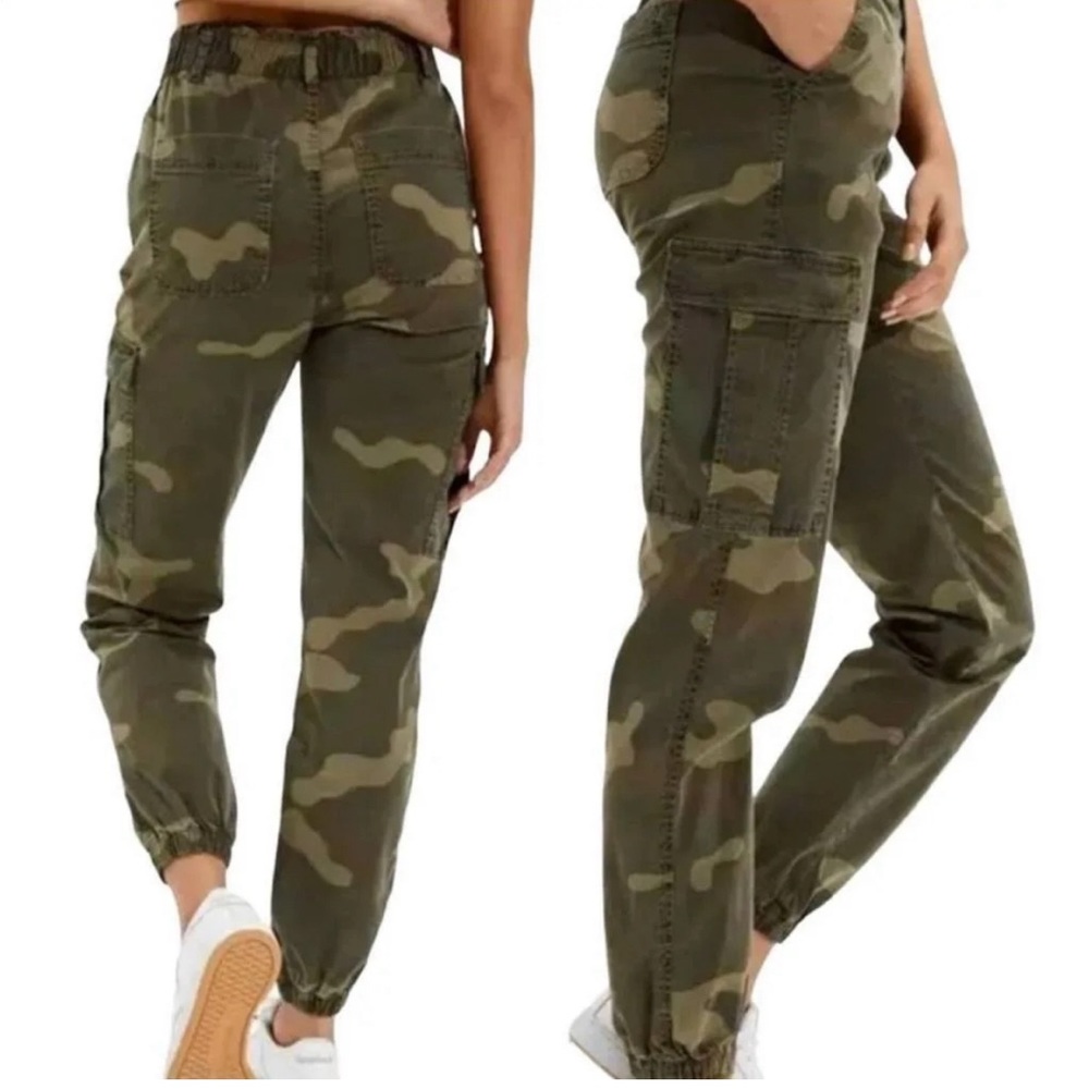 📍WANT📍American Eagle woman's mom relaxed joggers size 18 or 20